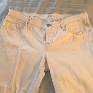 Off white cropped boyfriend Jeans.